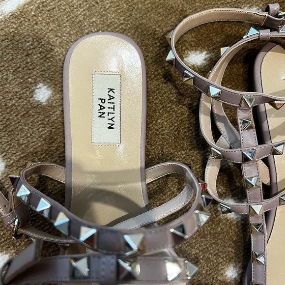 Rock studded Kaitlyn Pan gladiator sandal - Picture 3 of 5